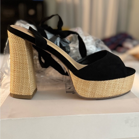 JustFab Black and Tan Platform Heels - Picture 5 of 7